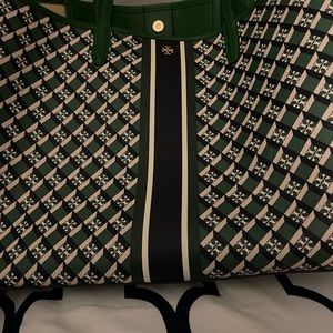 Tory Burch Green Geo tote (Large) in excellent condition.